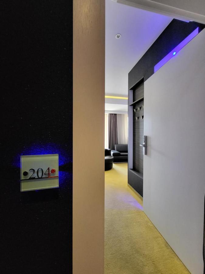 Apartments M Palace Budva Kültér fotó